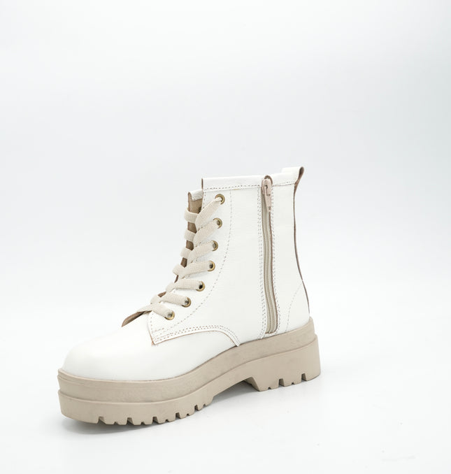 Bota Martín en cuero crema