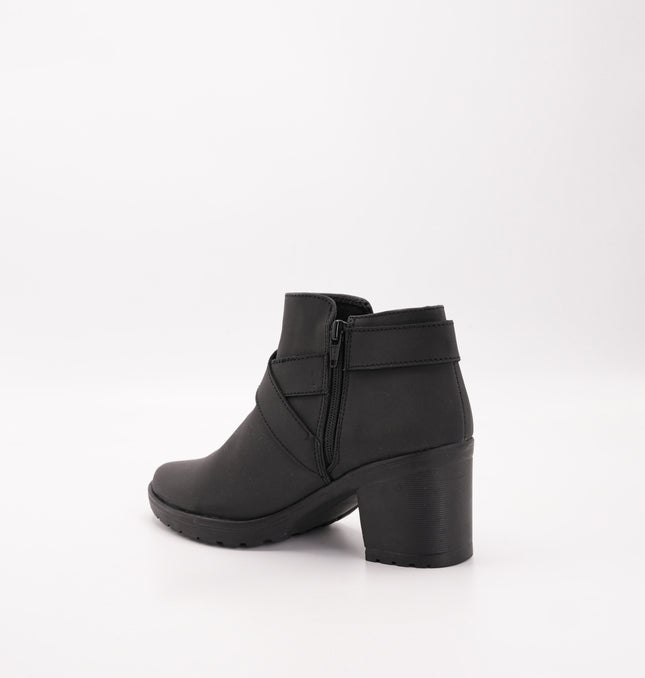 Botín en cuero negro