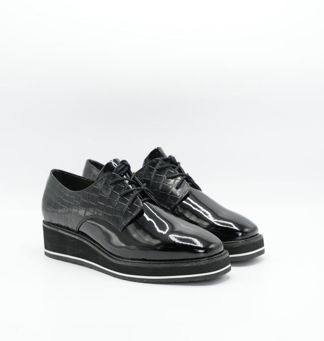 Zapato en cuero charol