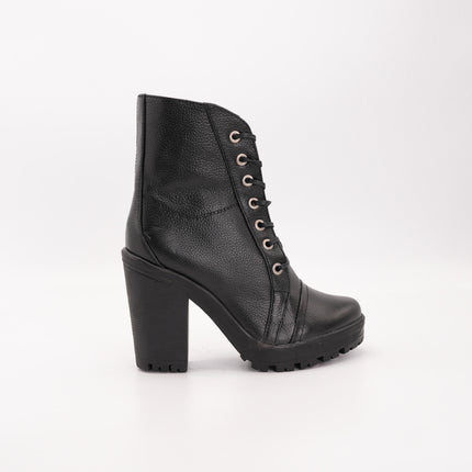 Botín en cuero negro