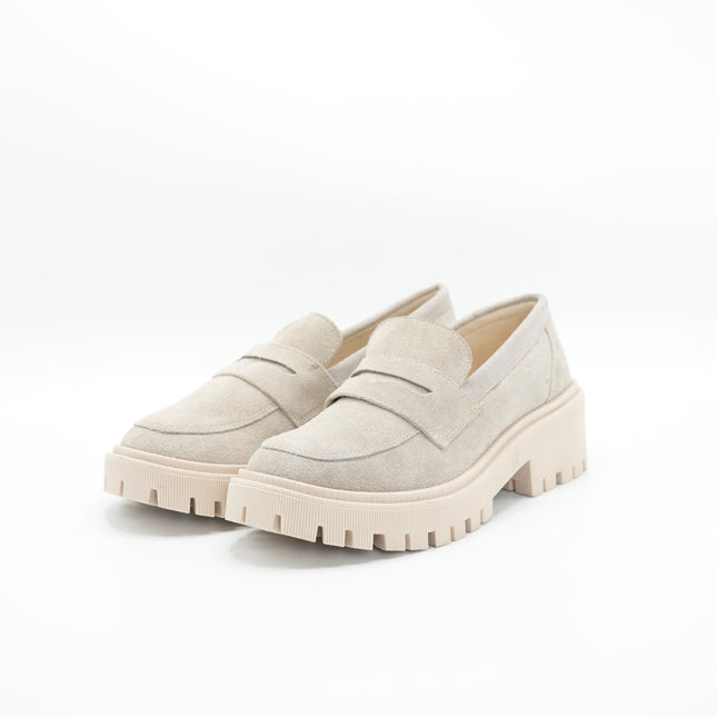 Mocasín en gamuza  crema