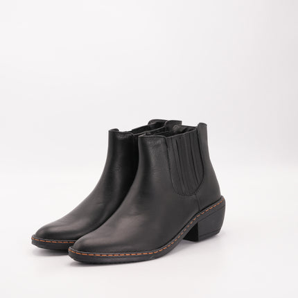 Botín en cuero negro