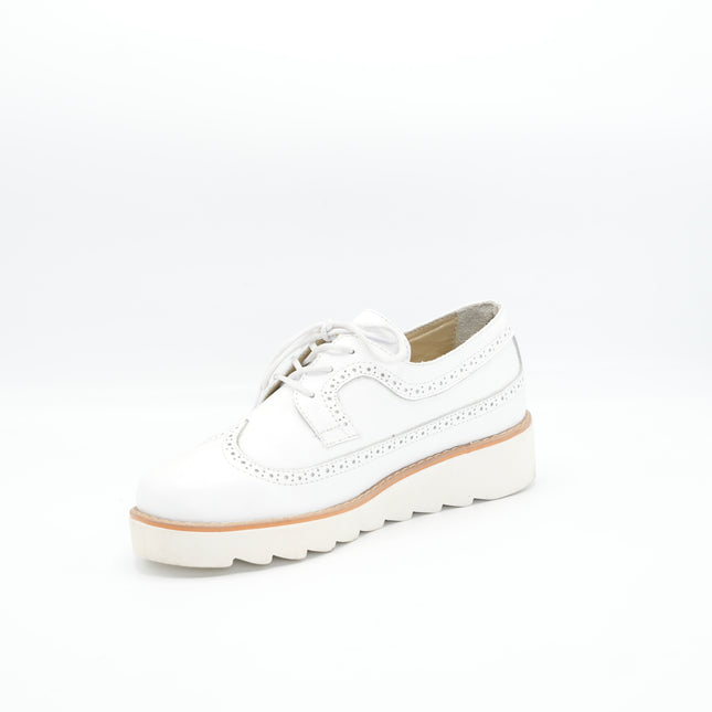 Zapato en cuero blanco