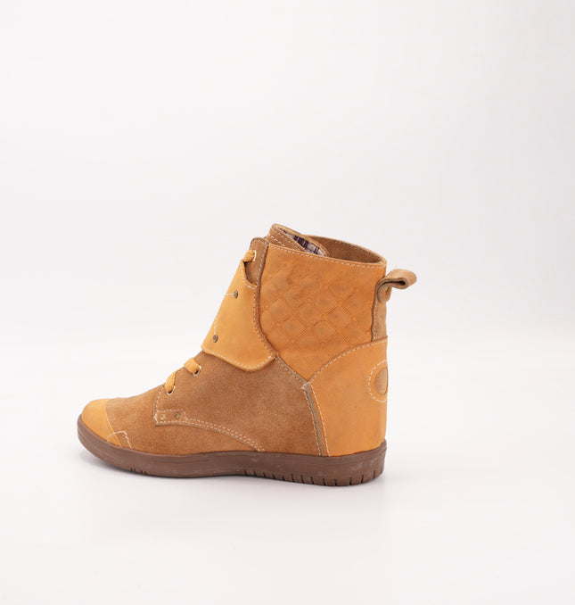 Bota en cuero gamuza miel