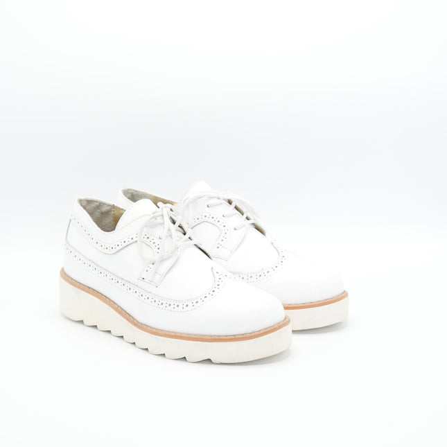 Zapato en cuero blanco