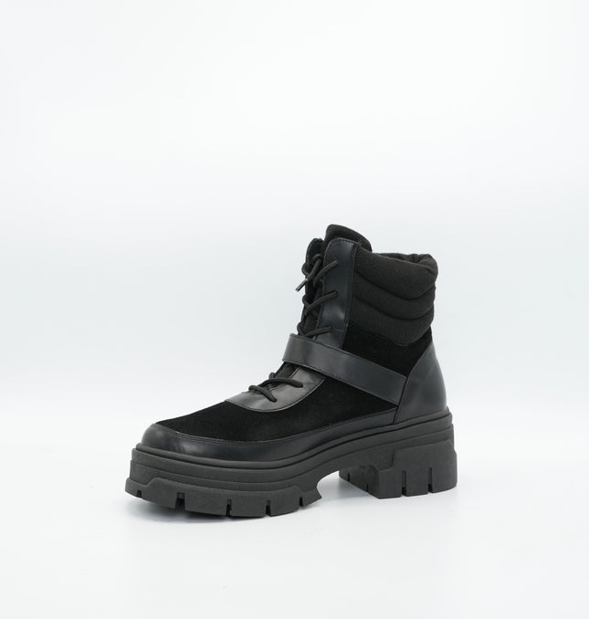 Botín en cuero negro