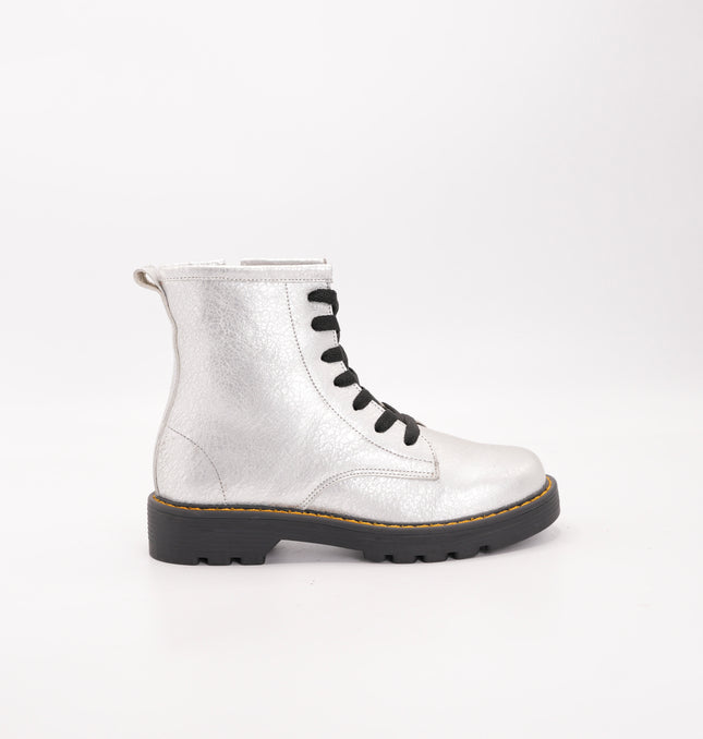 Bota en cuero plateado