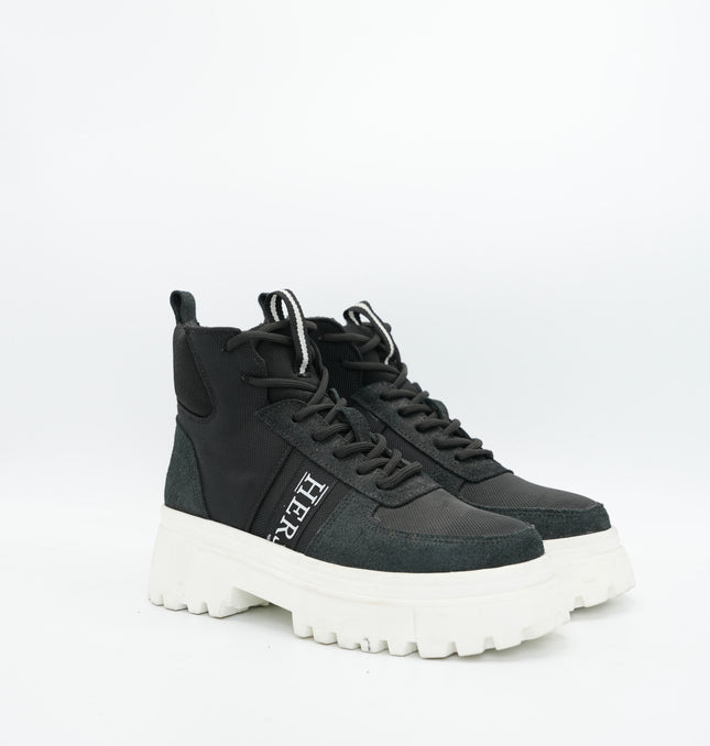 Botín en cuero negro