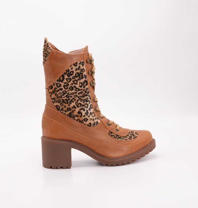 Bota en cuero miel animal print