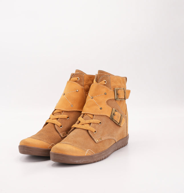 Bota en cuero gamuza miel