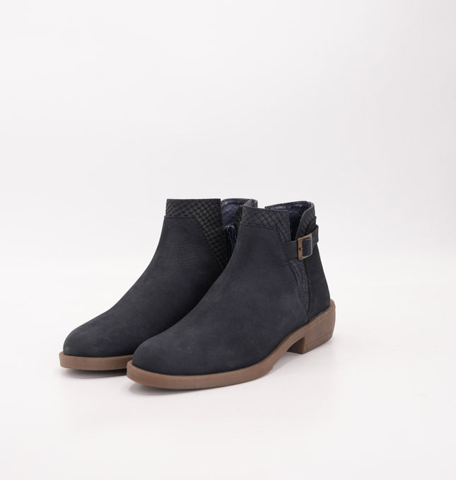 Botín en cuero negro