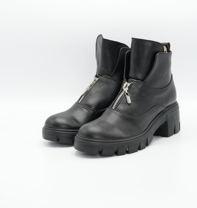 Botín en cuero negro