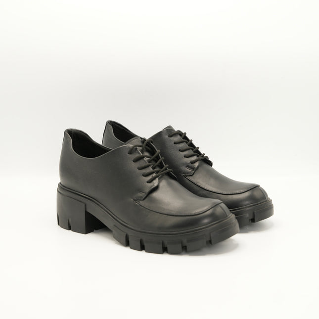 Zapato en cuero negro