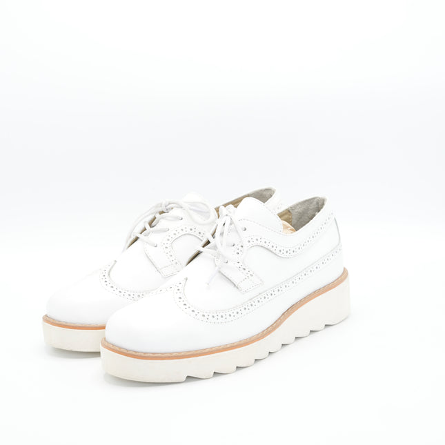 Zapato en cuero blanco