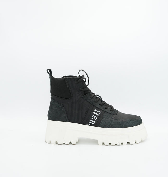 Botín en cuero negro