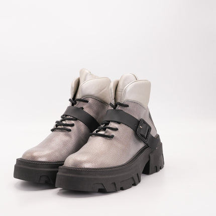 Botín en cuero con textura