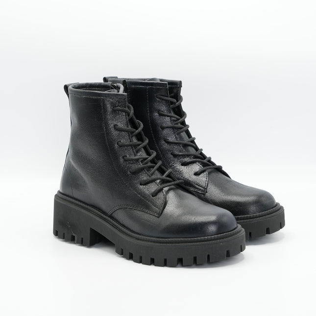 Bota en cuero negro