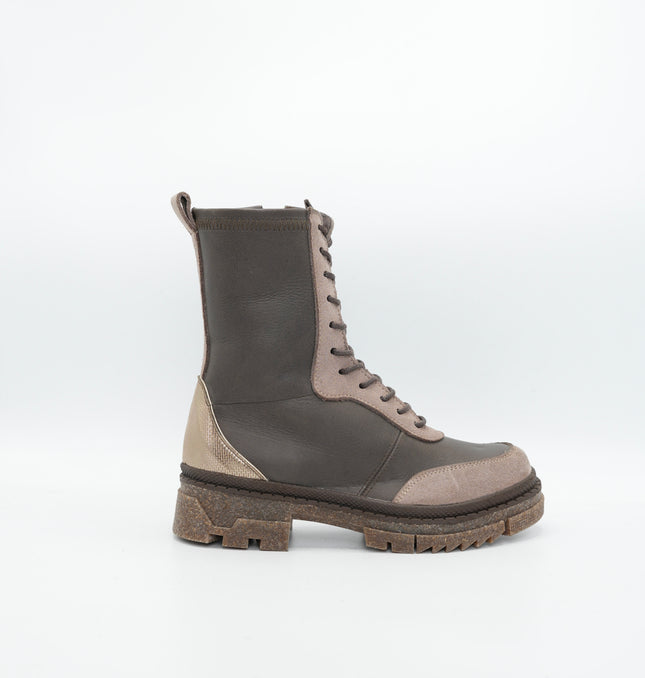 Bota en cuero café y beige
