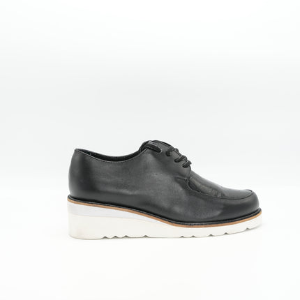 Zapato en cuero negro