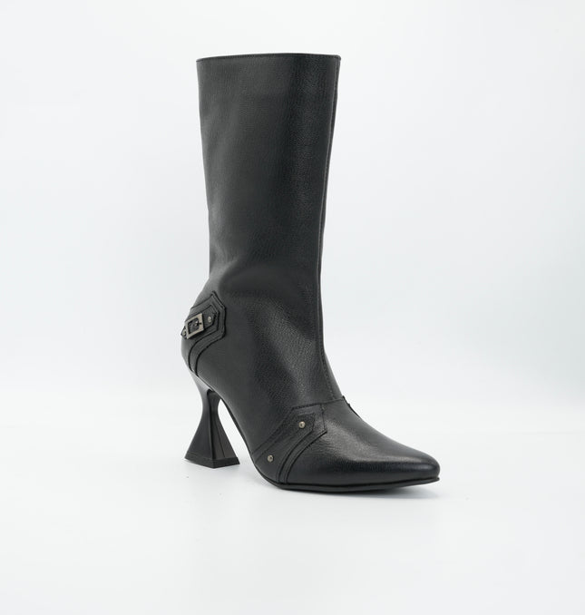 Bota tacón punta en cuero negro