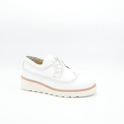 Zapato en cuero blanco