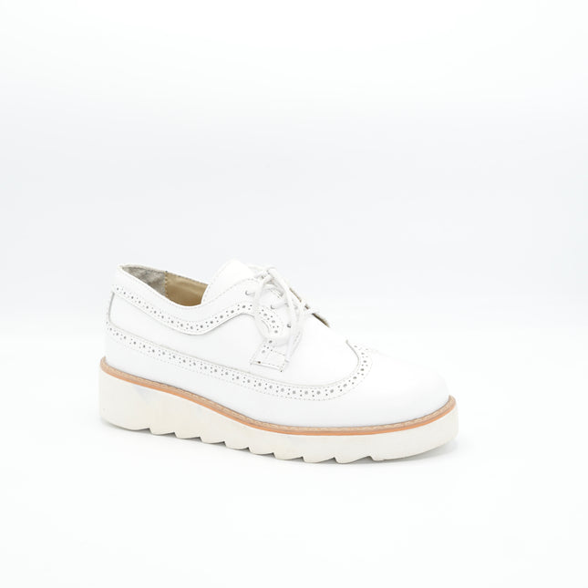 Zapato en cuero blanco