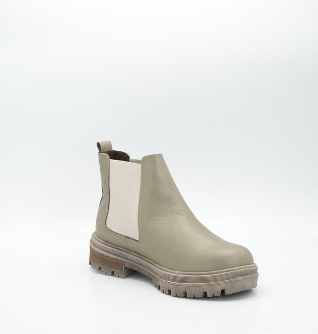 Botín escarlata en cuero oro