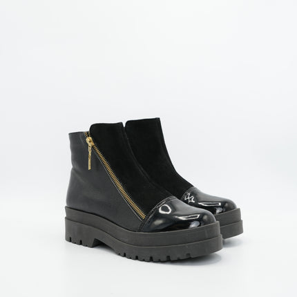 Botín en cuero negro