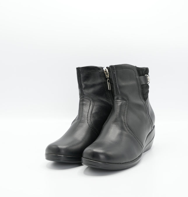 Botín en cuero negro