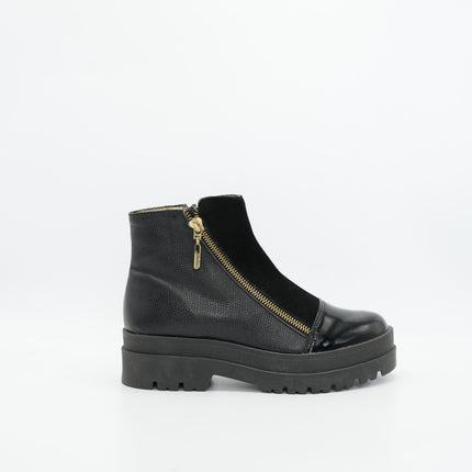 Botín en cuero negro