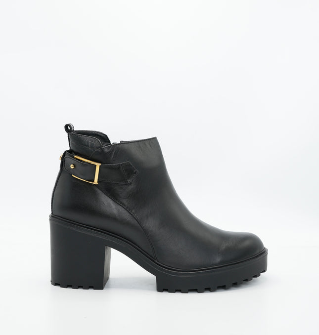 Botín en cuero negro