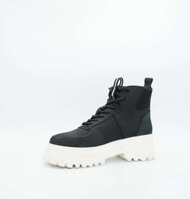 Botín en cuero negro