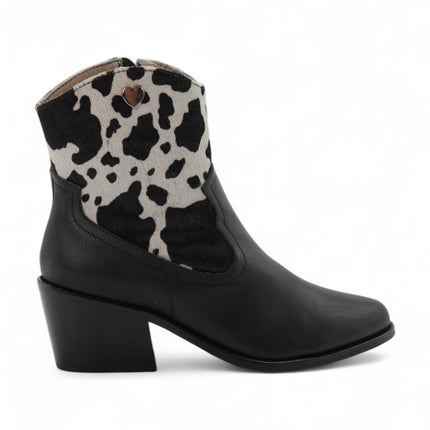 Botin negro con detalles de cuero