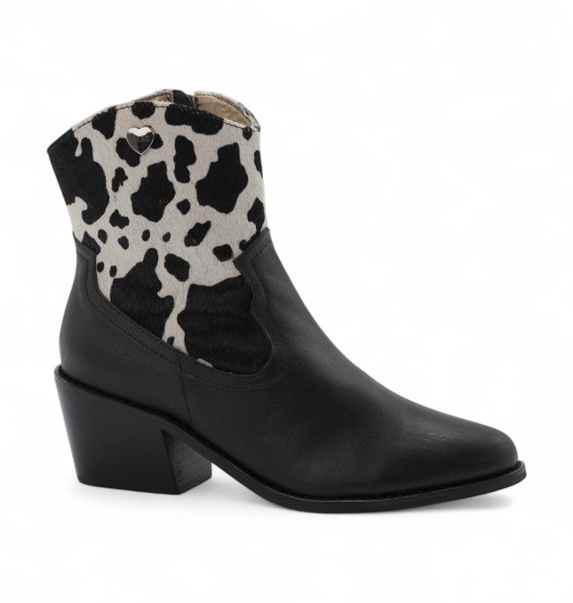 Botin negro con detalles de cuero
