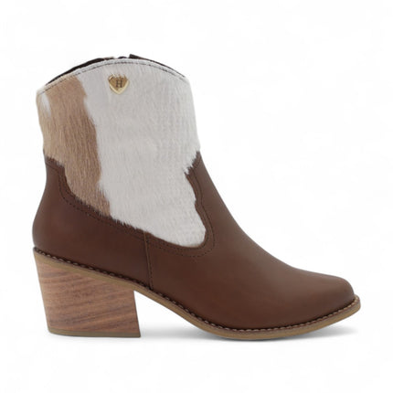 Botin cafe con detalles de cuero