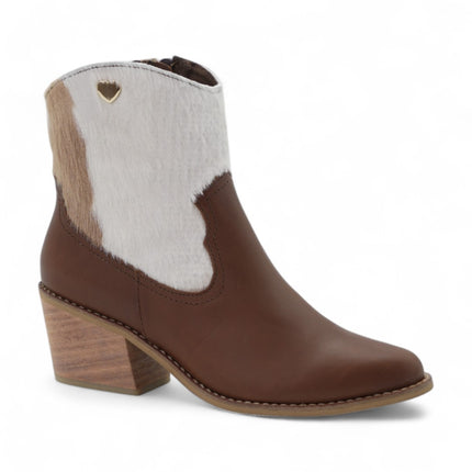 Botin cafe con detalles de cuero