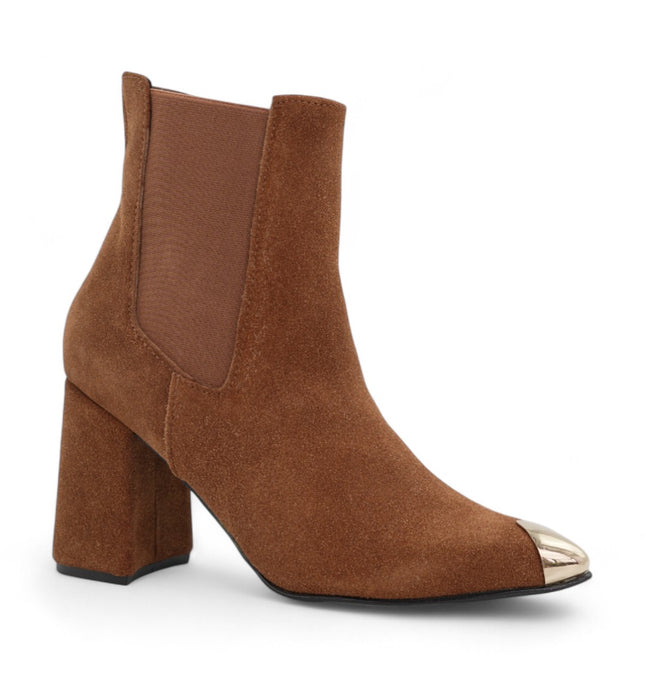 Botin cafe con detalle dorado