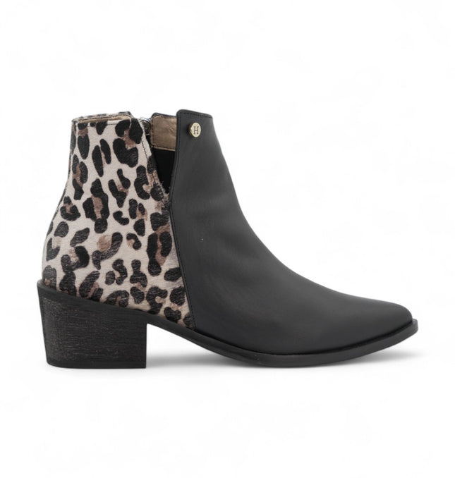 Botin negro con talon de piel