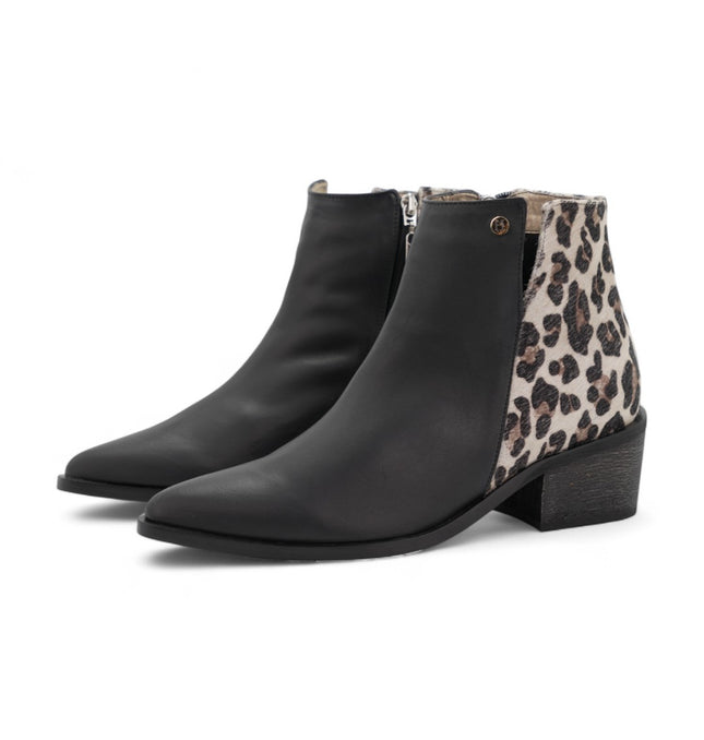 Botin negro con talon de piel