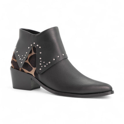 Botin negro con talon de piel