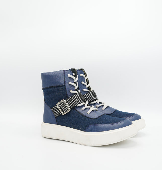 Botín en cuero azul