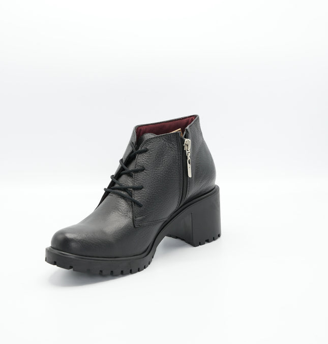 Botín en cuero negro