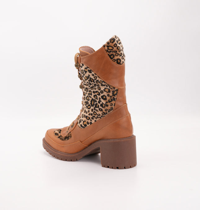 Bota en cuero miel animal print