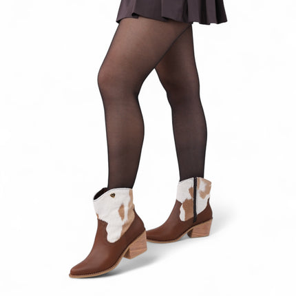 Botin cafe con detalles de cuero