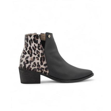 Botin negro con talon de piel