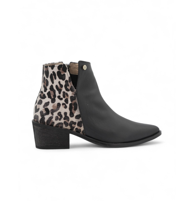 Botin negro con talon de piel