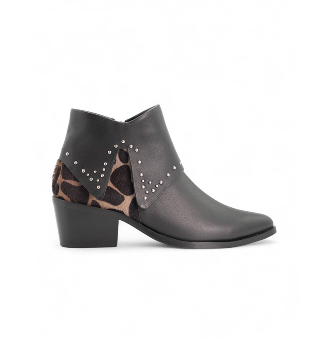 Botin negro con talon de piel